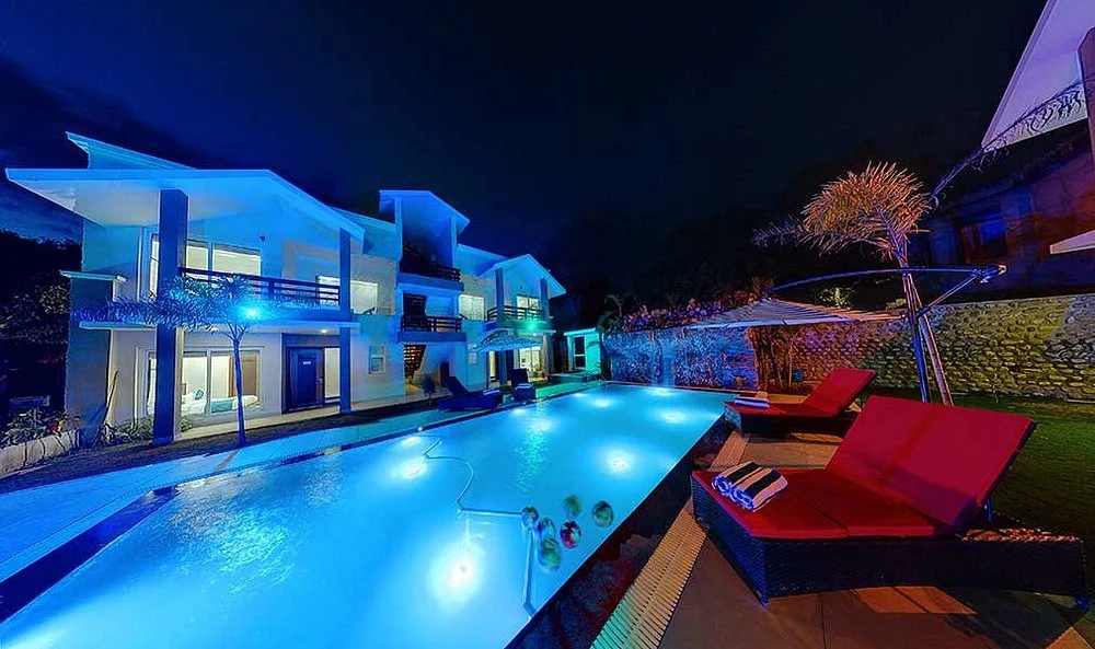 Maulik Mansion pool